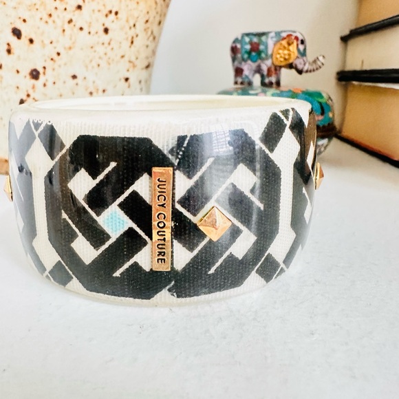 Juicy Couture Black and White Geometric Bangle - Picture 1 of 6